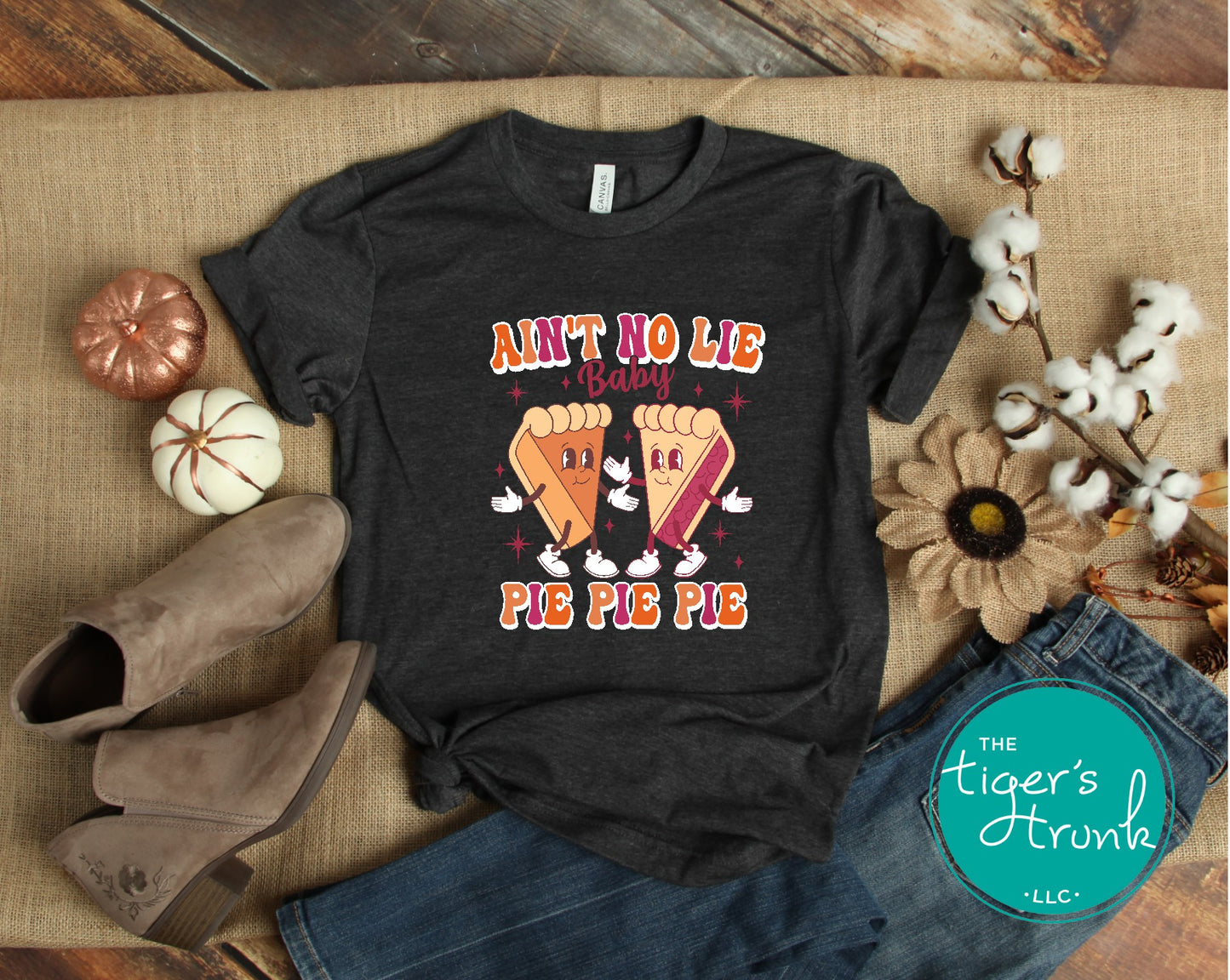 funny thanksgiving pie pie pie shirt, retro foodie thanksgiving tee, holiday humor outfit for fall, cute dessert lover gift